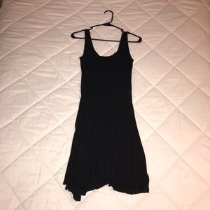 Black sleeveless dress